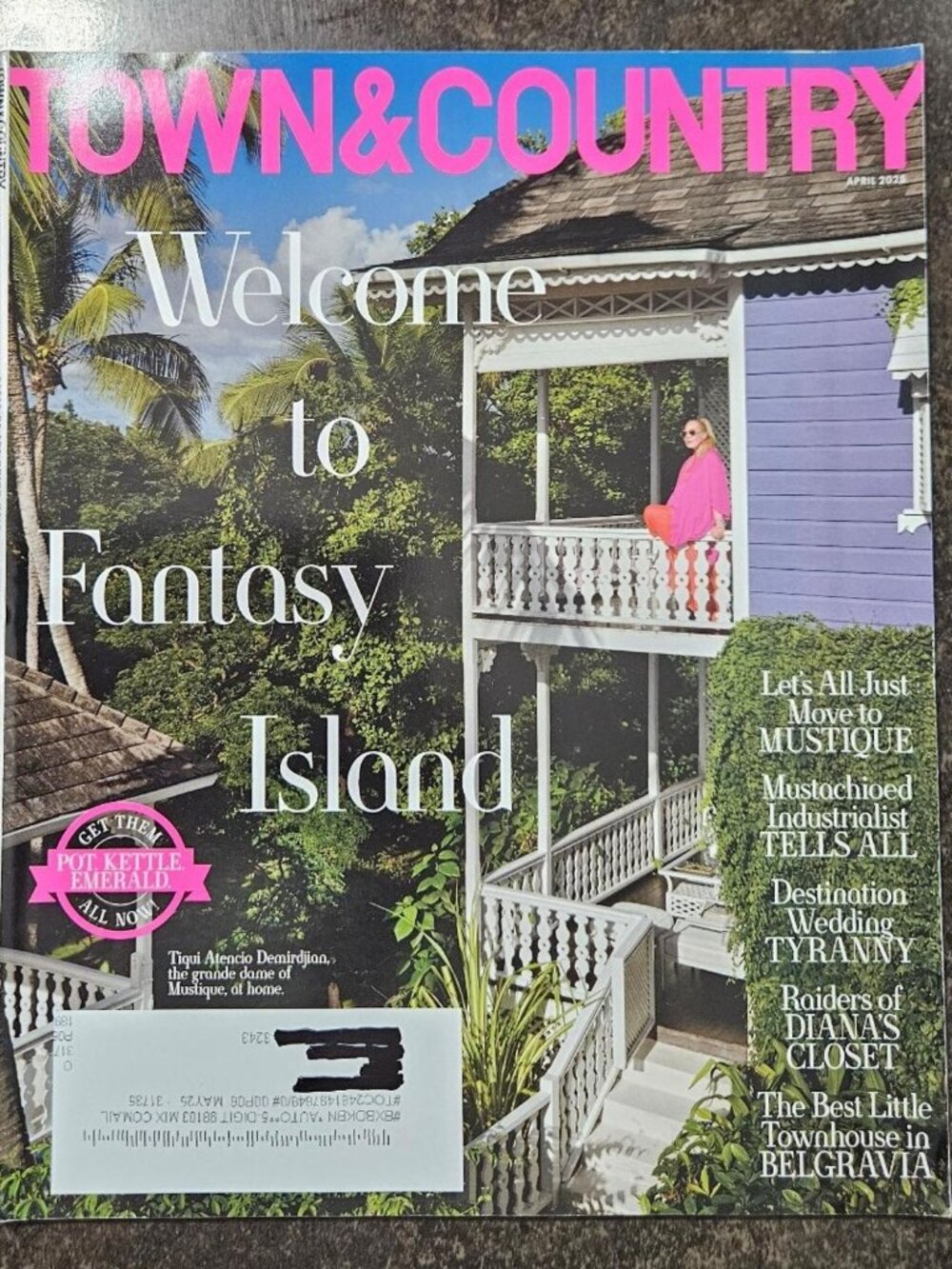 Town & Country Magazine April 2025 Welcome to Fantasy Island